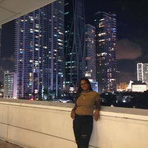 Meet your Posher, Nadia